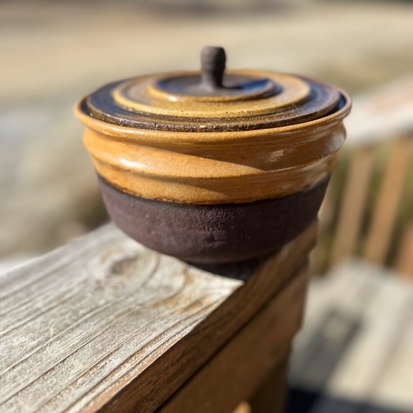 Earthenware Ceramic Dark and Golden Brown Bowl with Lid Hand thrown Clay Decor - Picture 3 of 16